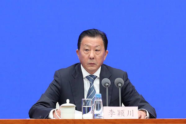亚洲国产精品久久艾草纯爱